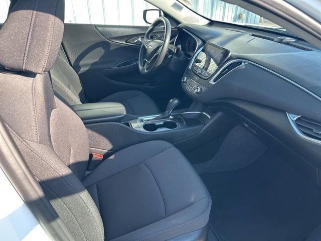 Used 2020 Chevrolet Malibu LT w/ Fleet LT Safety Plus Package image 38