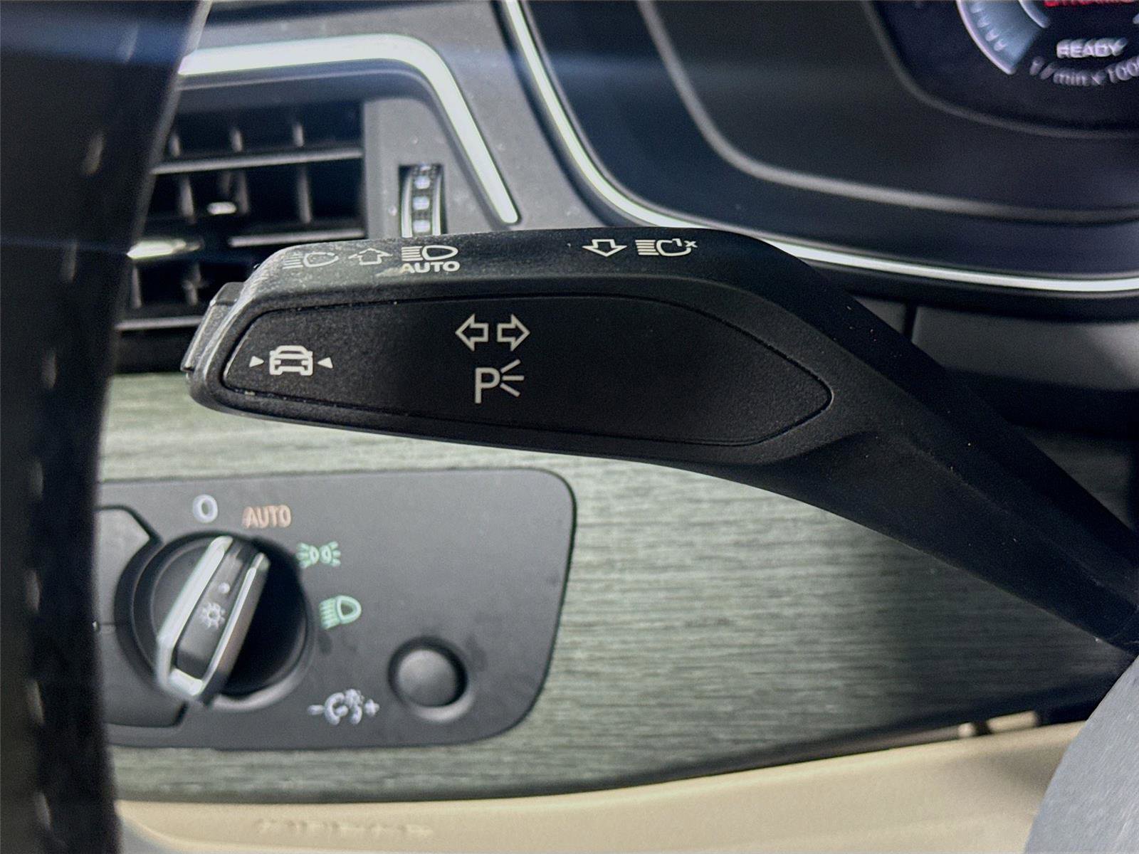 Used 2023 Audi A4 2.0T Premium Plus image 5