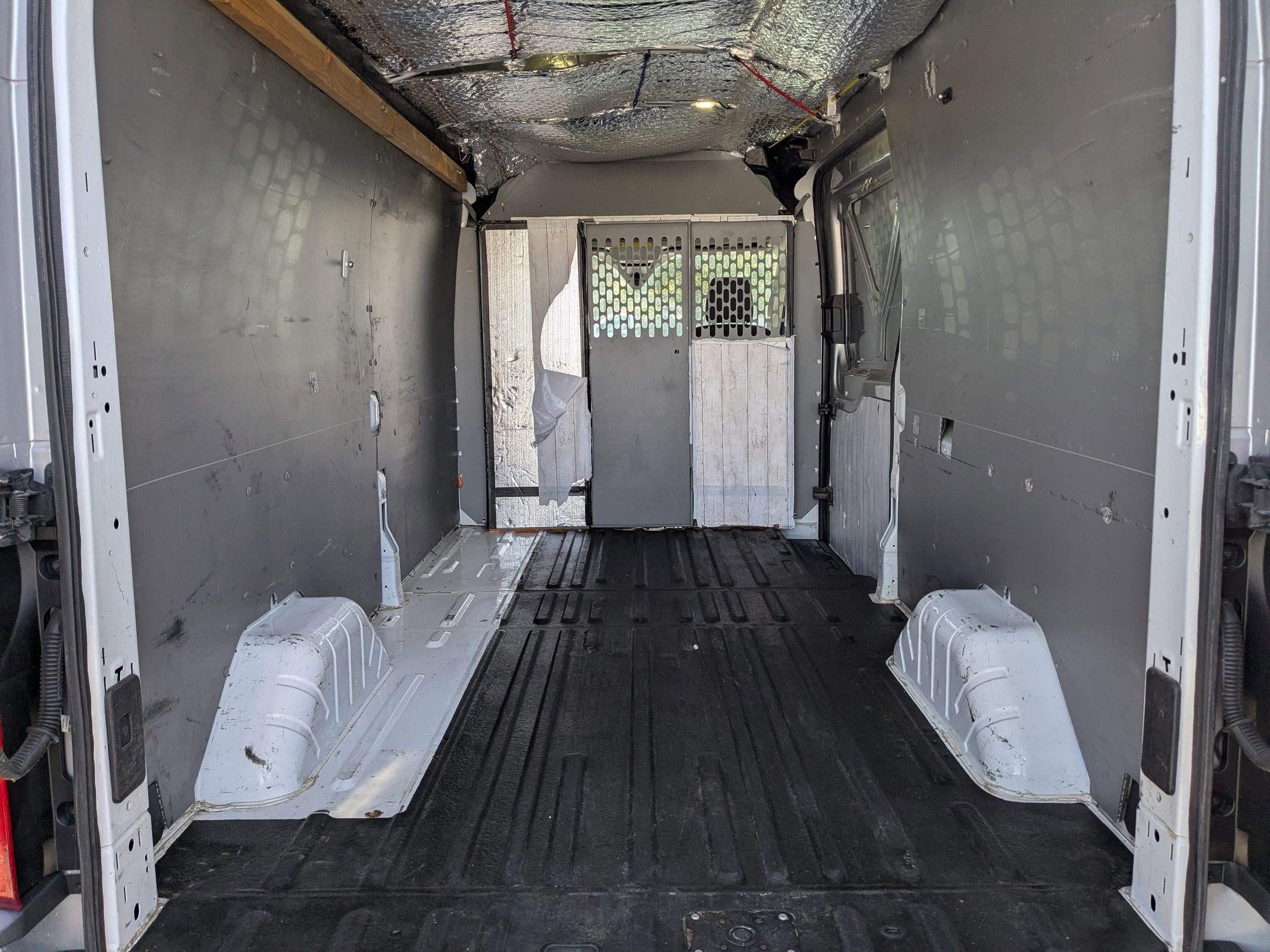 Used 2018 Ford Transit 150 148 Medium Roof image 27