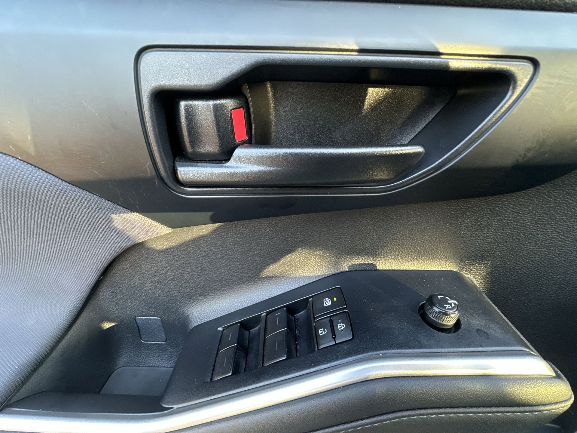 Used 2023 Toyota Highlander LE image 15