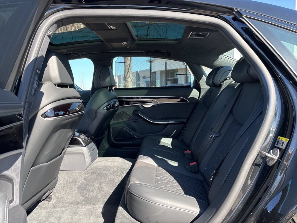 Used 2022 Audi S8 w/ S8 Comfort Plus Package AWD/4WD image 12