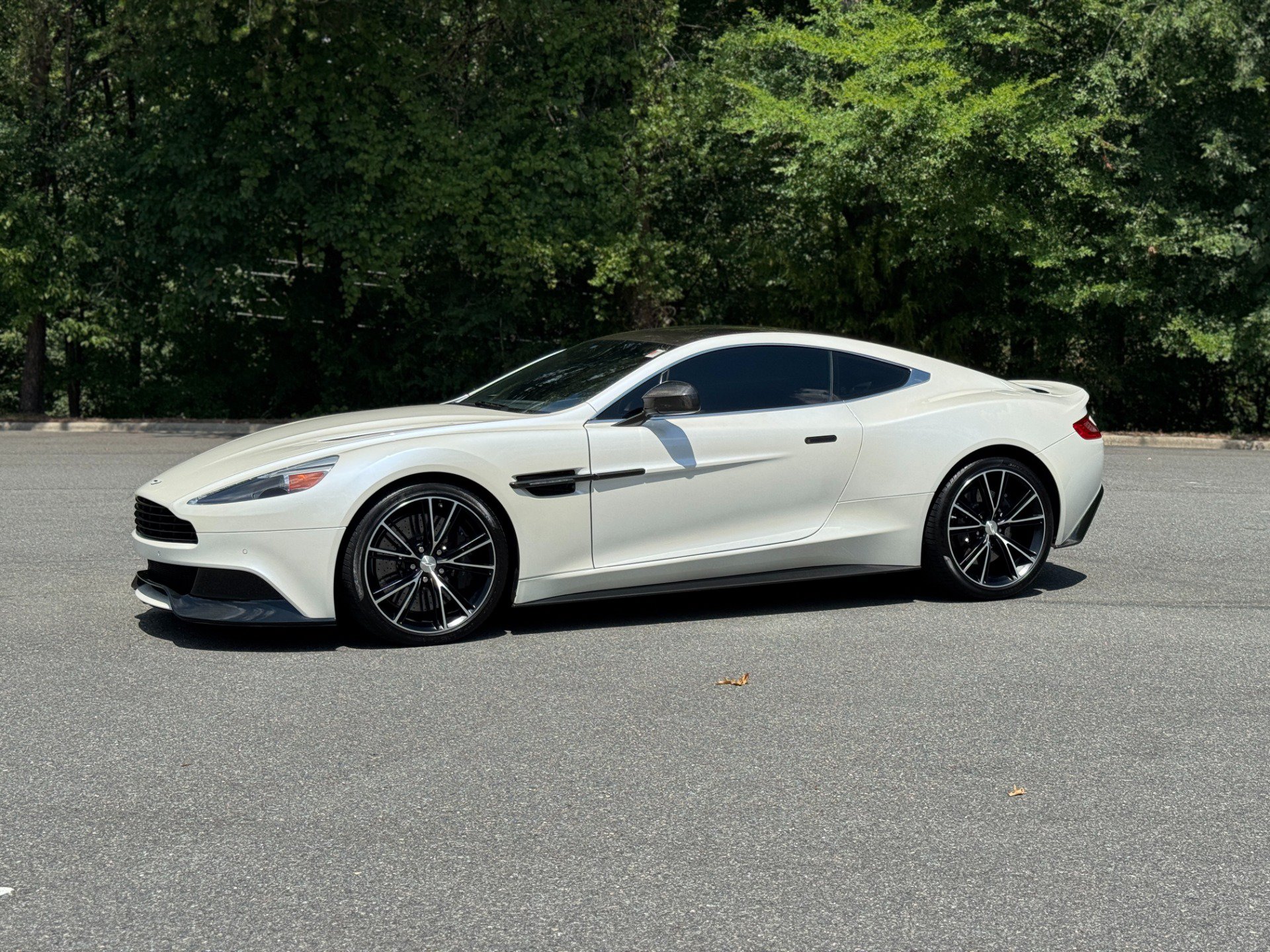 Used 2014 Aston Martin Vanquish Coupe RWD image 5