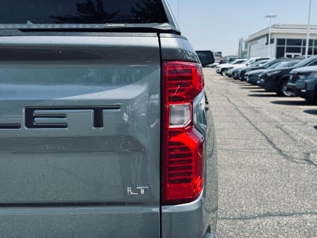 Used 2020 Chevrolet Silverado 1500 LT w/ LT Value Package AWD/4WD image 8