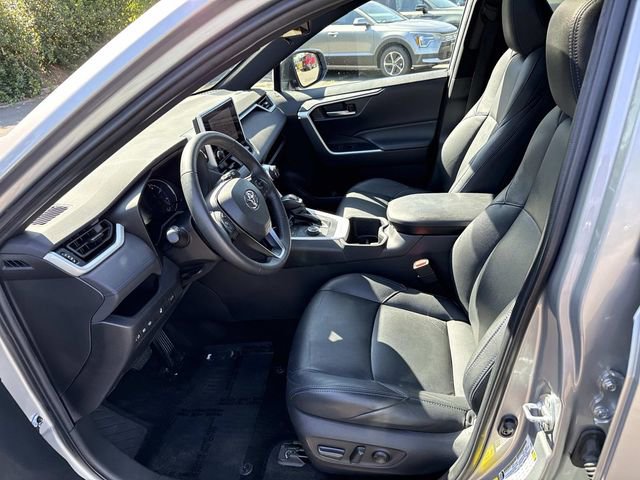 Used 2023 Toyota RAV4 SE w/ Convenience Package image 14
