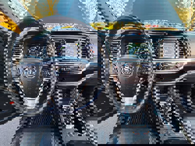 Used 2015 Toyota Highlander Limited Platinum image 50