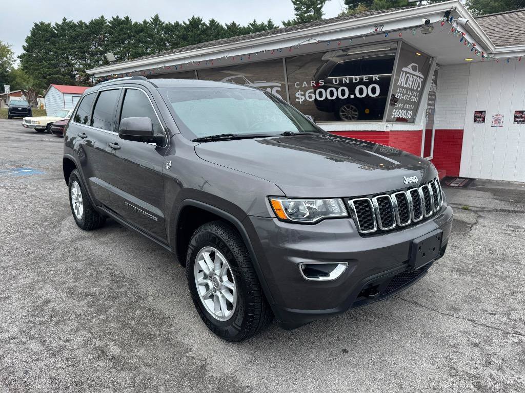 Used 2019 Jeep Grand Cherokee Laredo AWD/4WD image 1