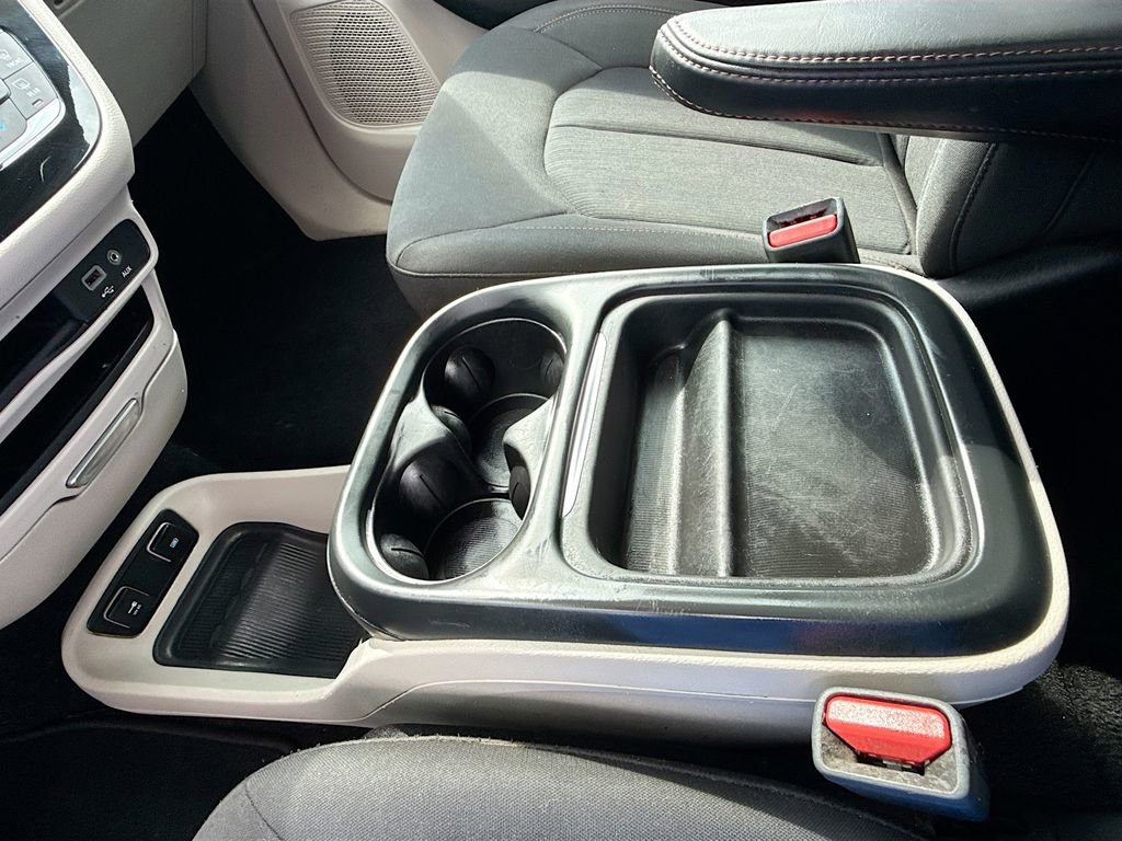 Used 2017 Chrysler Pacifica Touring Plus w/ Tire & Wheel Group image 18