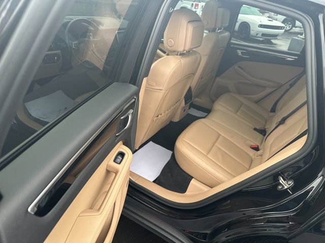 Used 2022 Porsche Macan image 16