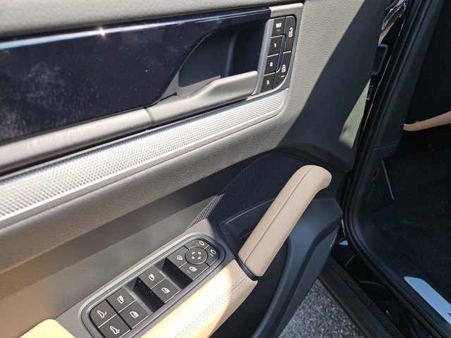 New 2026 Porsche Cayenne AWD/4WD image 27