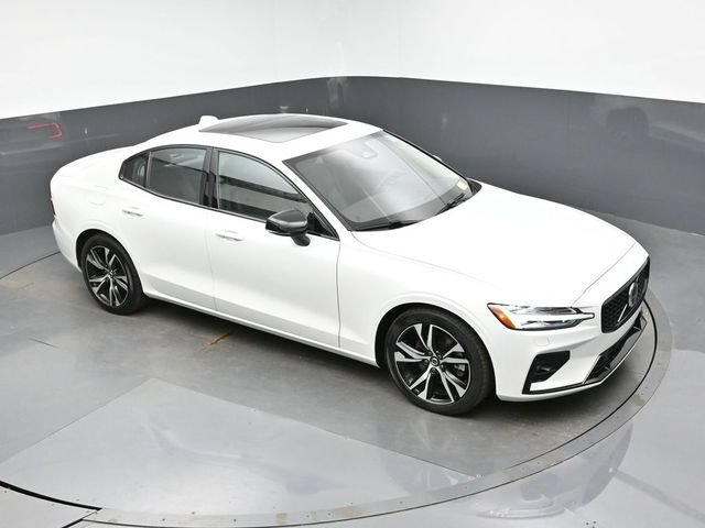 Used 2025 Volvo S60 B5 Core FWD image 18