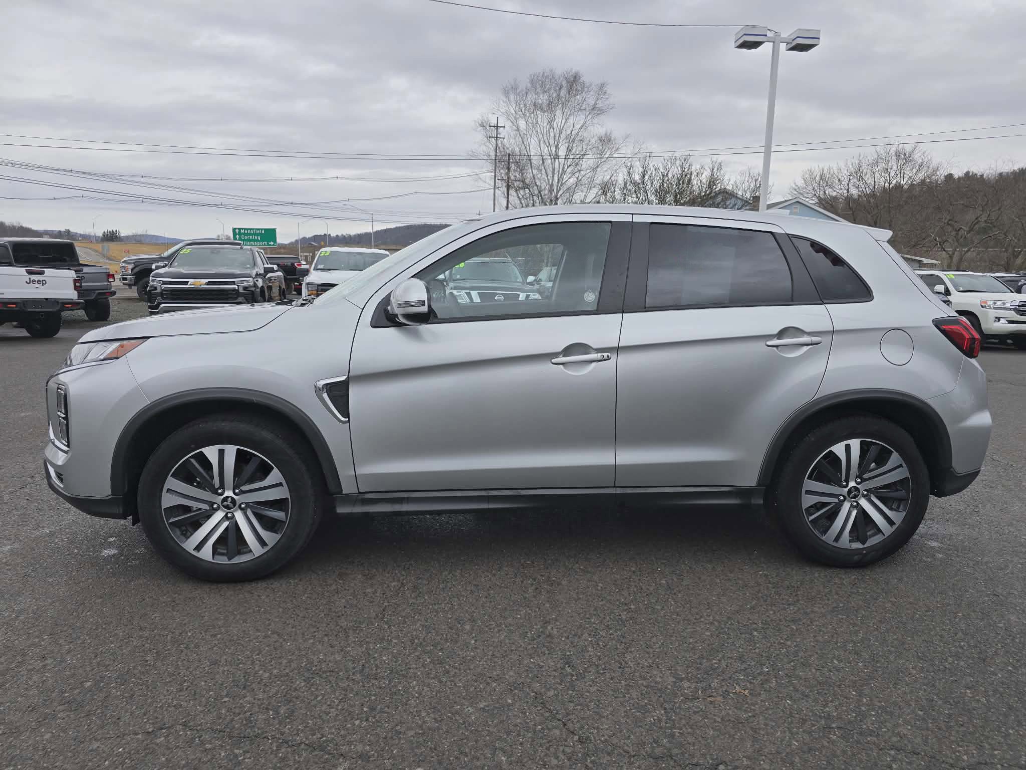 Used 2025 Mitsubishi Outlander Sport SE image 7