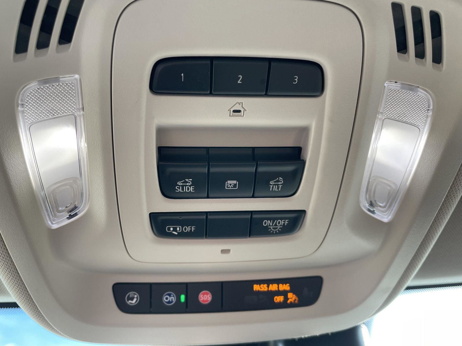 Used 2022 Buick Envision Avenir w/ Safety Package FWD image 27