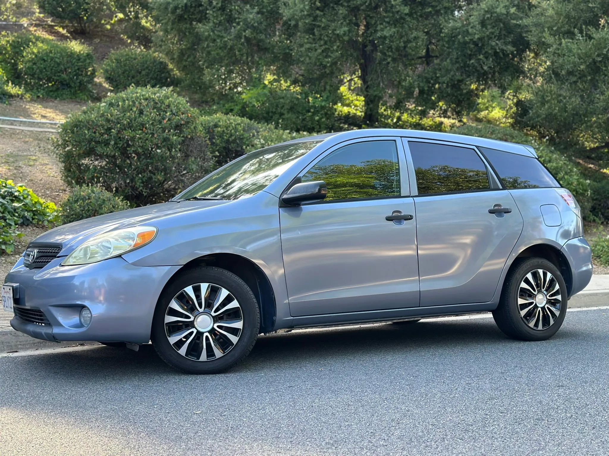 Used 2005 Toyota Matrix FWD image 1