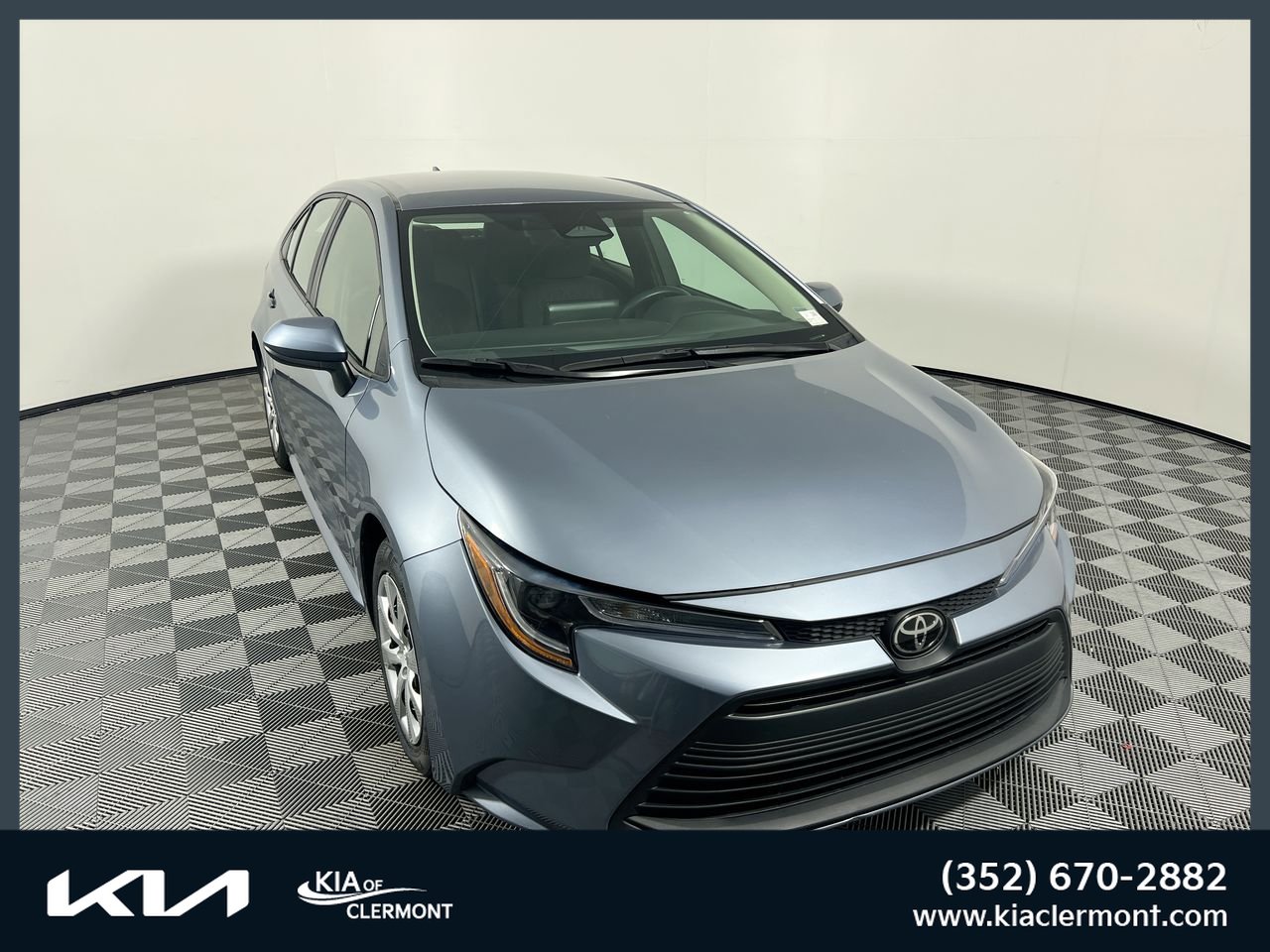 Used 2024 Toyota Corolla LE FWD image 1