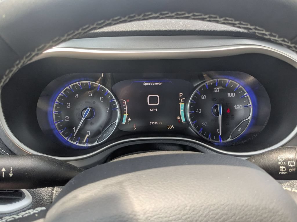 Used 2023 Chrysler Pacifica Touring-L w/ S Appearance Package AWD/4WD image 19