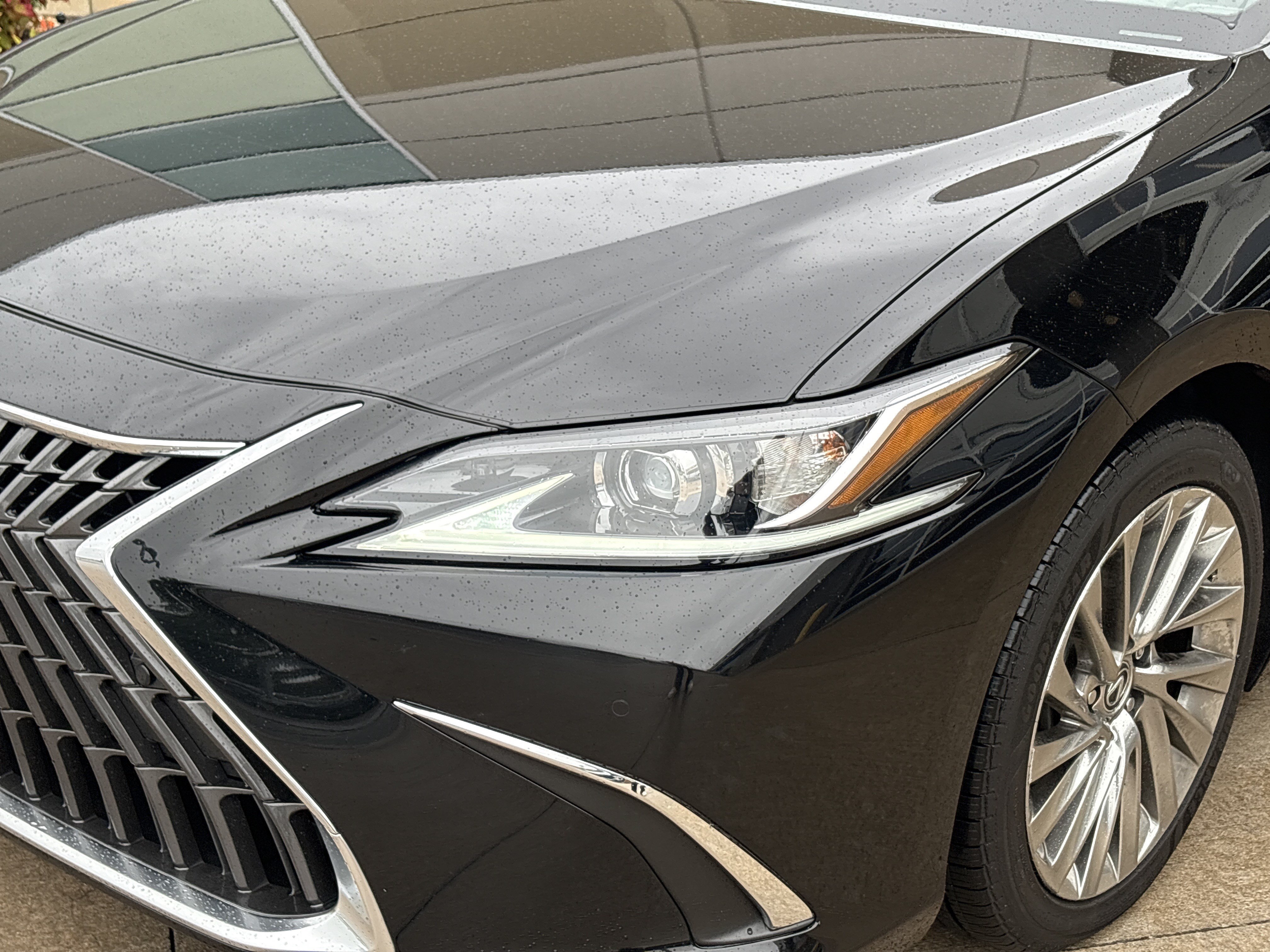 Certified 2023 Lexus ES 350 w/ Accessory Package (Z2) FWD image 6