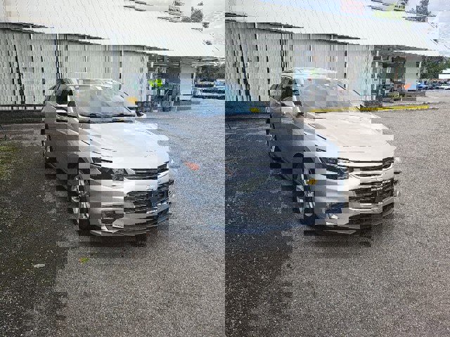 Used 2017 Chevrolet Malibu LT w/ Leather Package image 5