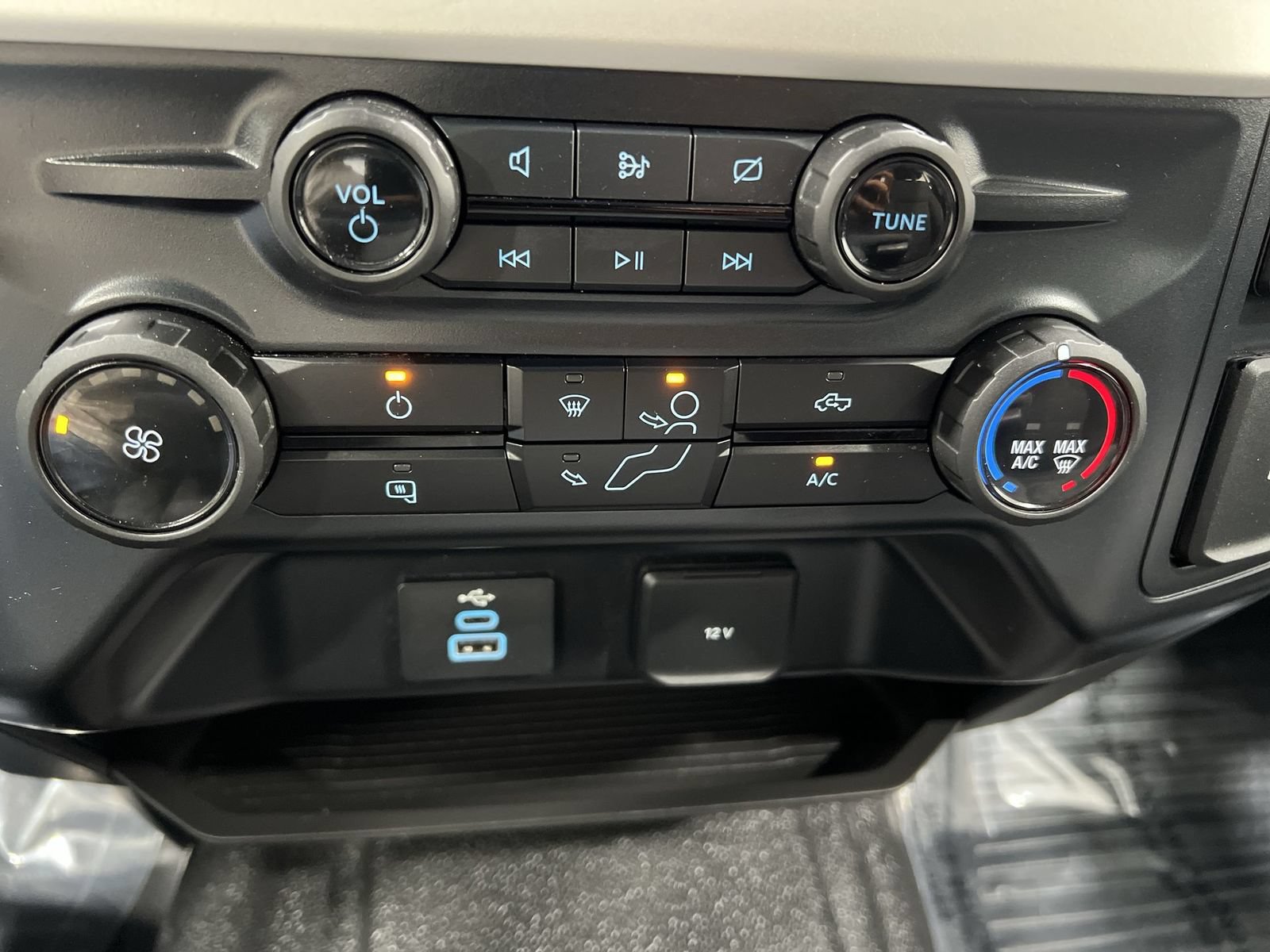 Used 2024 Ford F350 XL AWD/4WD image 17