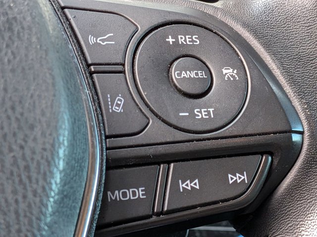 Used 2020 Toyota Camry SE image 12