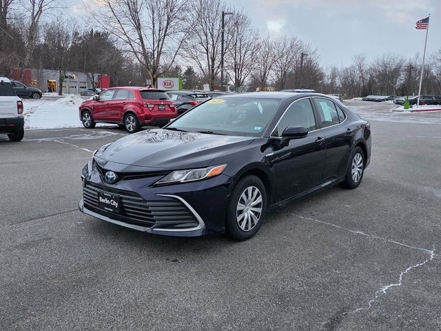 Used 2021 Toyota Camry LE image 4