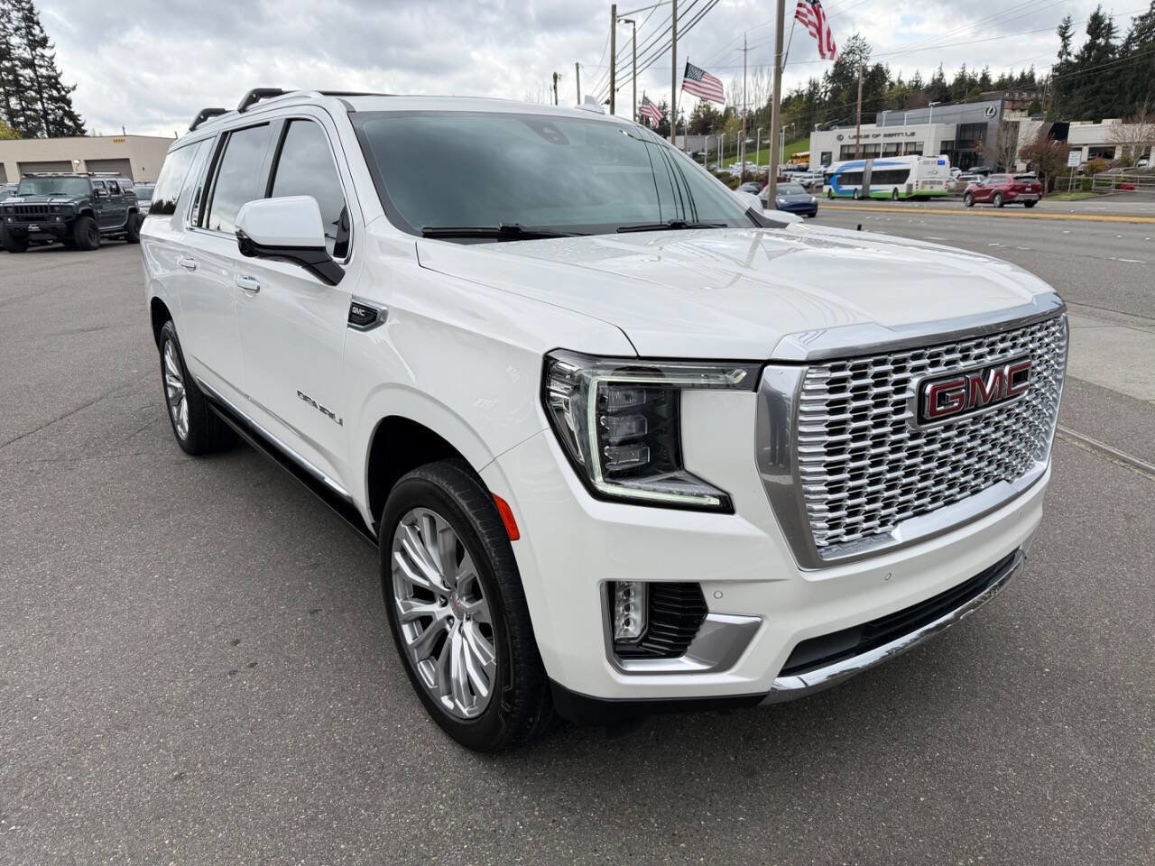 Used 2021 GMC Yukon XL Denali w/ Denali Ultimate Package image 14