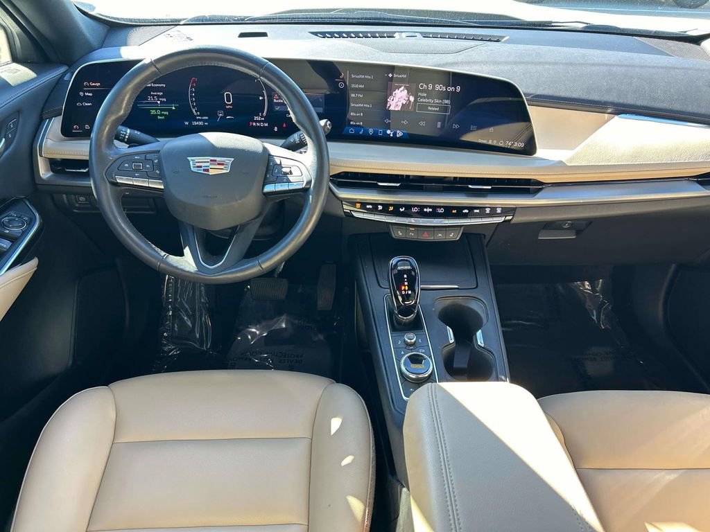 Certified 2024 Cadillac XT4 Luxury w/ Cold Weather Package image 14