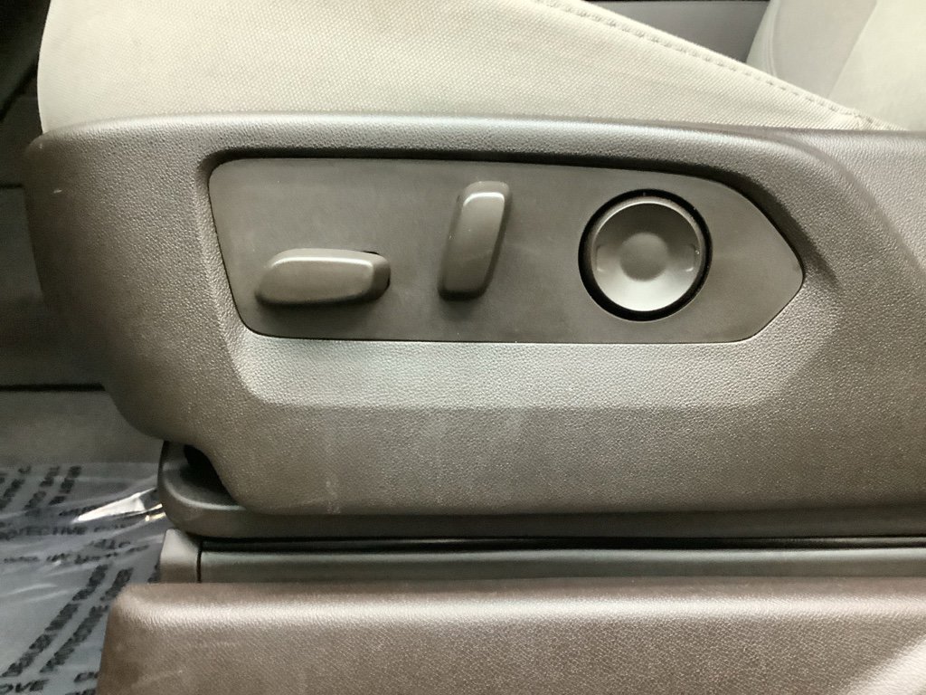 Used 2024 GMC Yukon SLE w/ Gmc Pro Safety Plus Package image 15