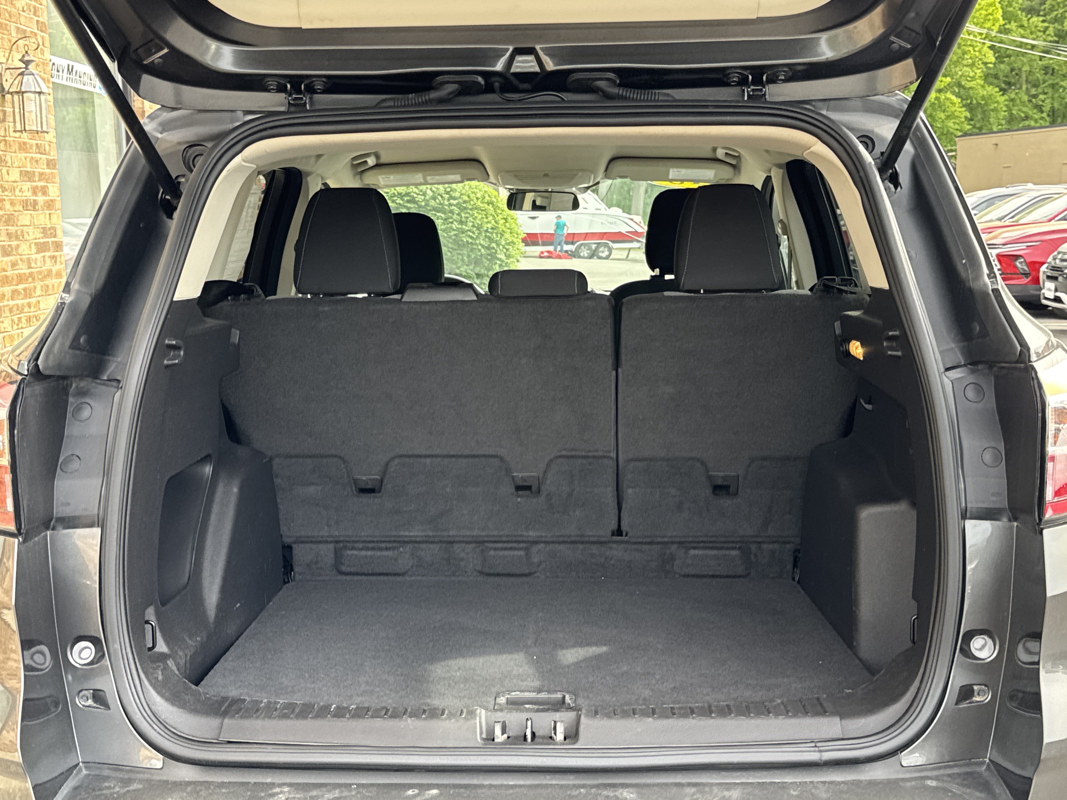 Used 2018 Ford Escape SE FWD image 11