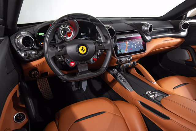 Used 2018 Ferrari GTC4Lusso AWD/4WD image 5