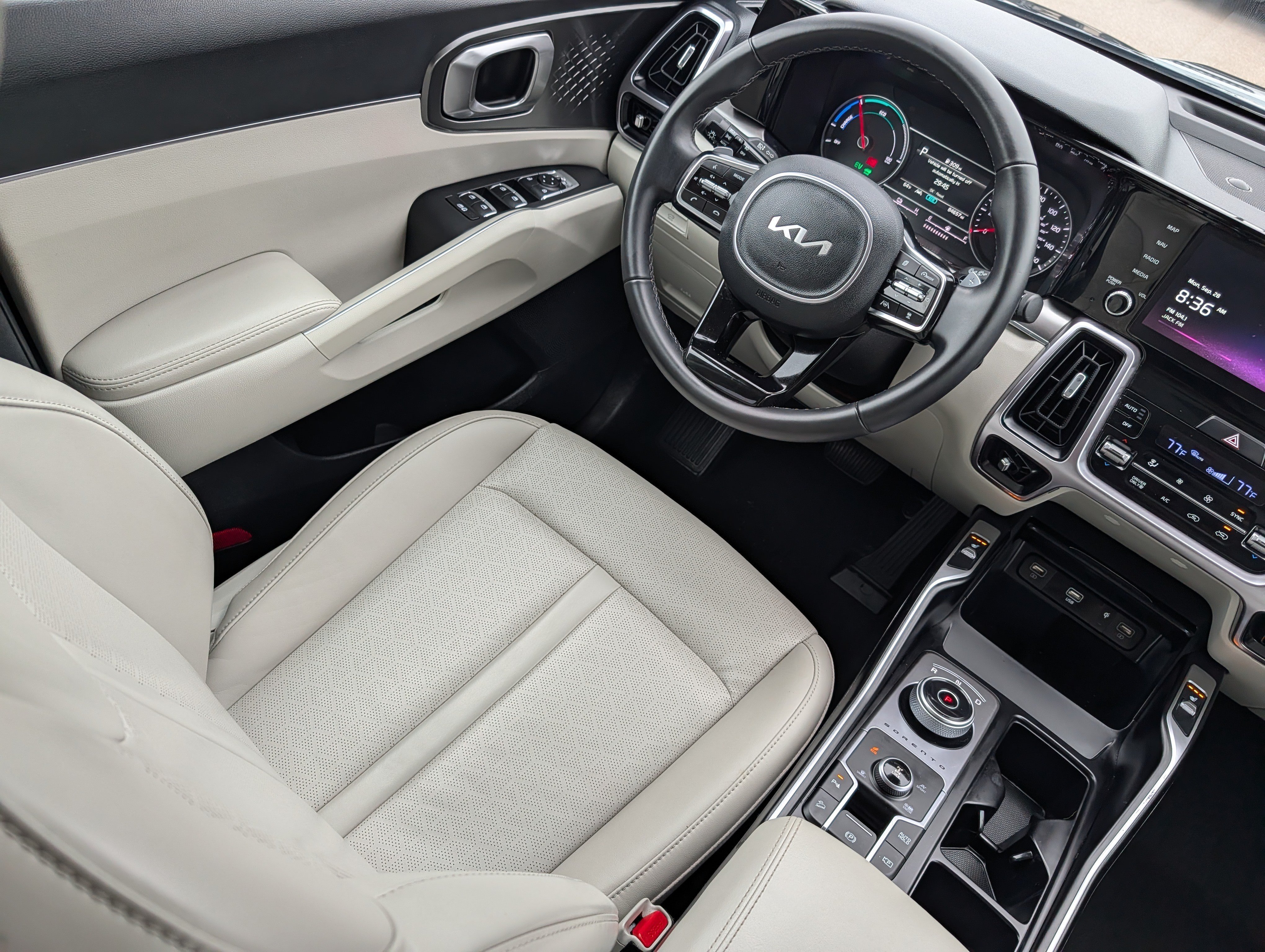 Used 2023 Kia Sorento EX AWD/4WD image 9