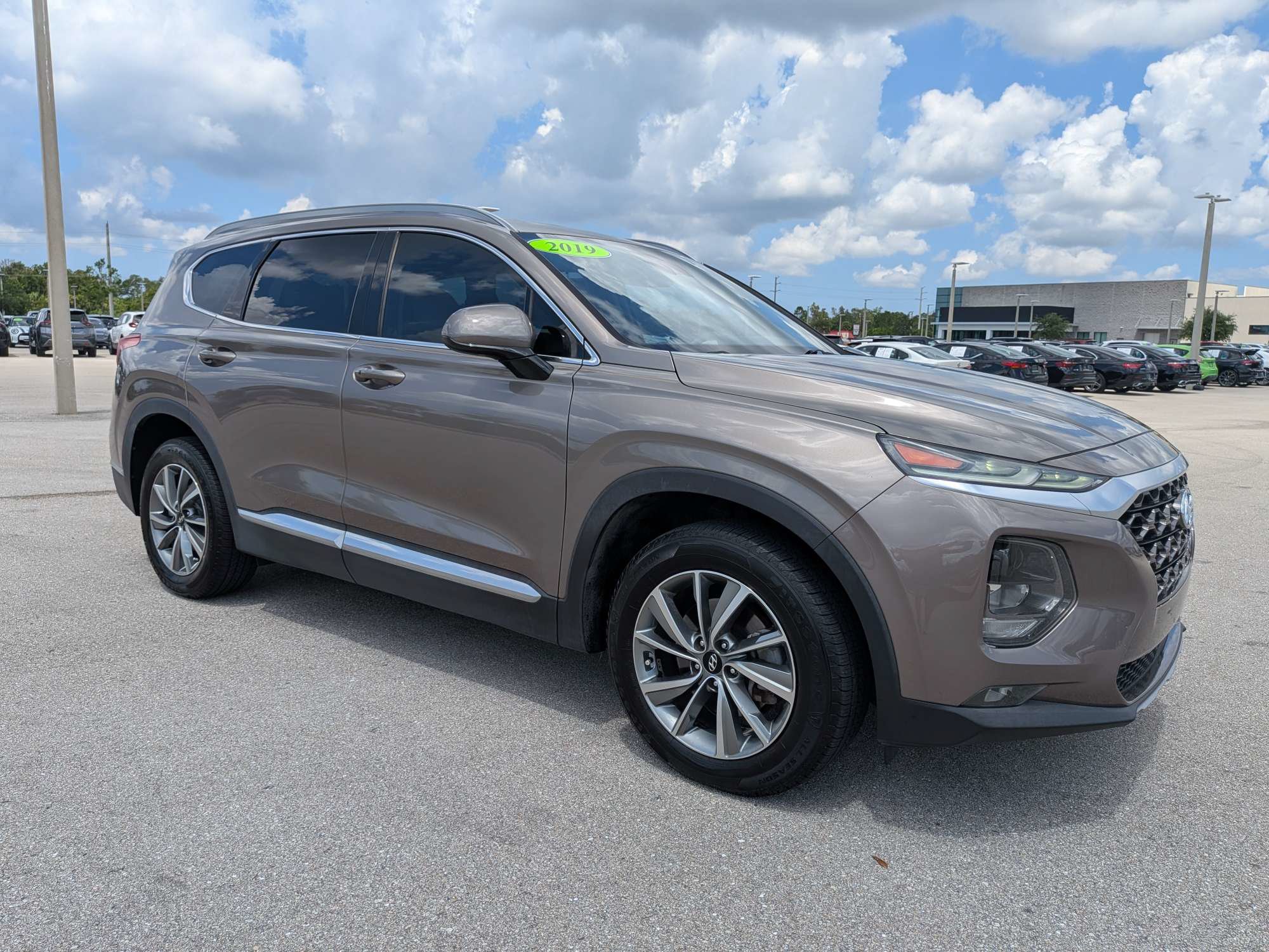 Used 2019 Hyundai Santa Fe SEL w/ Cargo Package FWD image 2