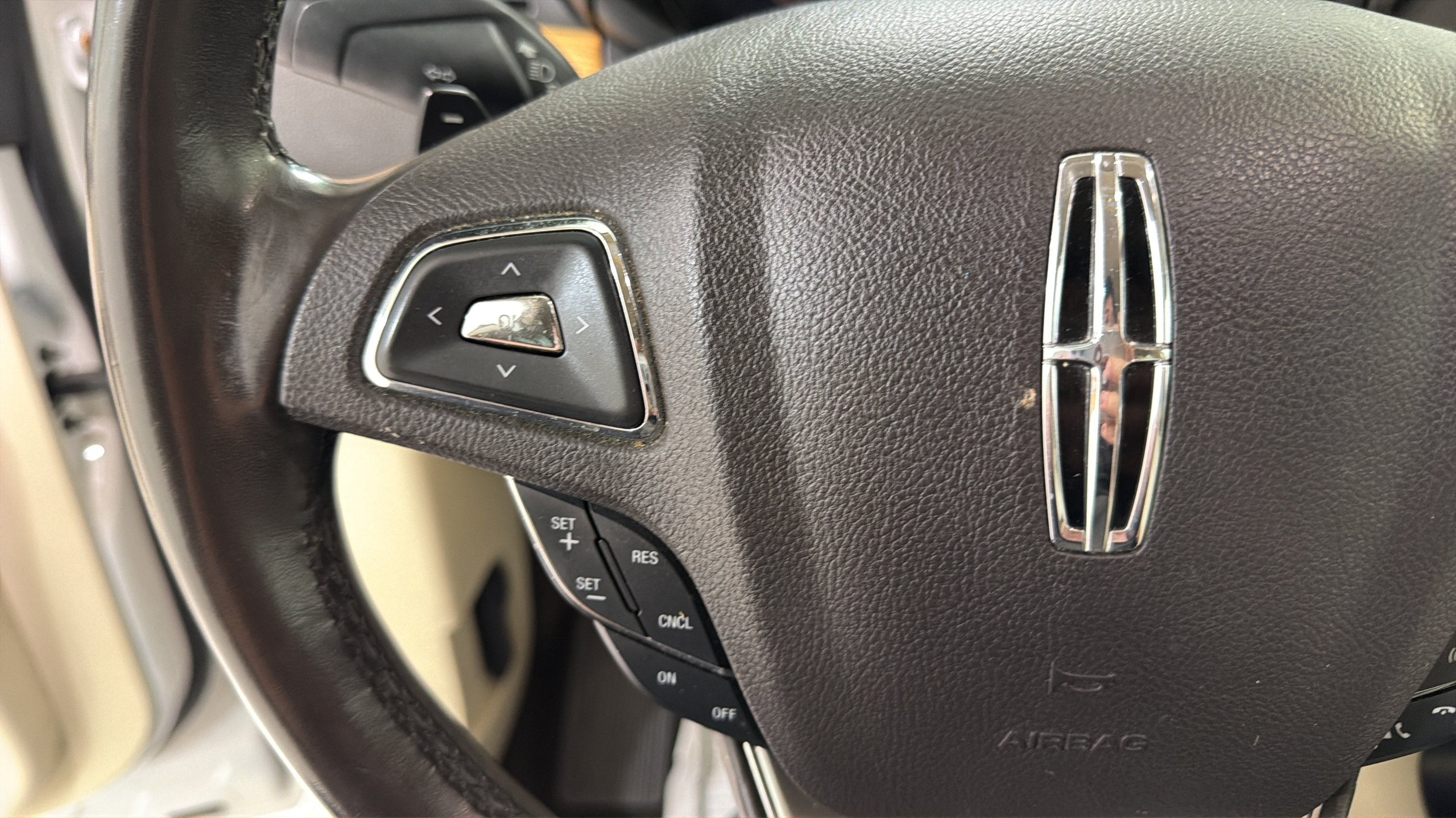 Used 2015 Lincoln MKC FWD w/ Equipment Group 101A Select image 13