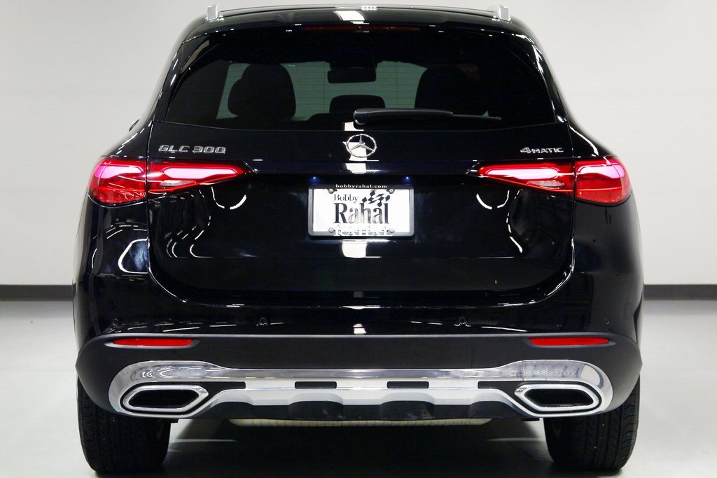 Used 2025 Mercedes-Benz GLC 300 4MATIC image 11