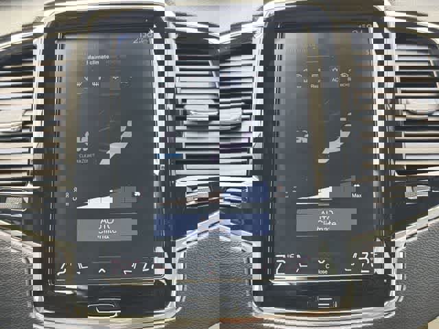 Used 2018 Volvo XC90 T6 Inscription w/ Convenience Package image 16