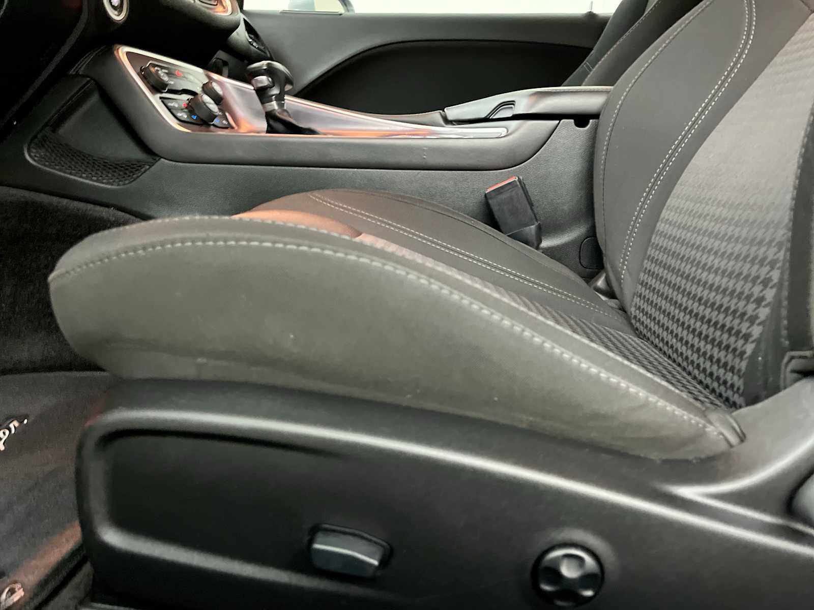 Used 2018 Dodge Challenger SXT w/ Blacktop Package RWD image 20