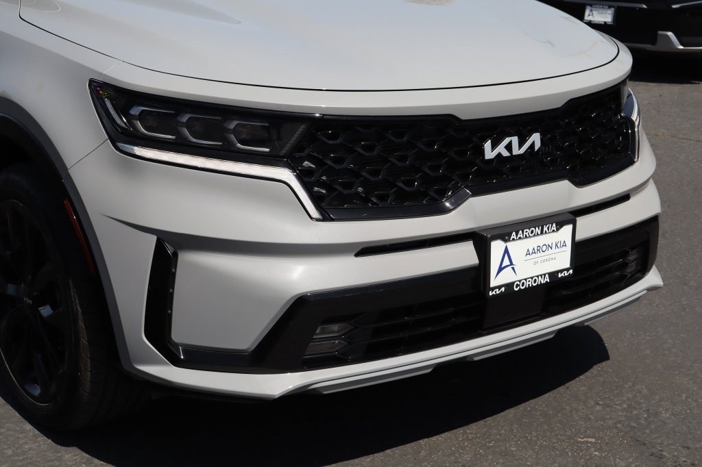Used 2023 Kia Sorento SX FWD image 9