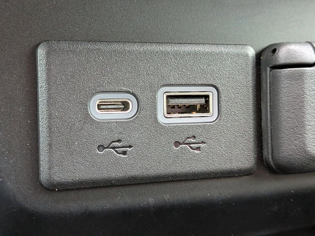 Used 2023 GMC Sierra 3500 Denali w/ Denali Ultimate Package image 23