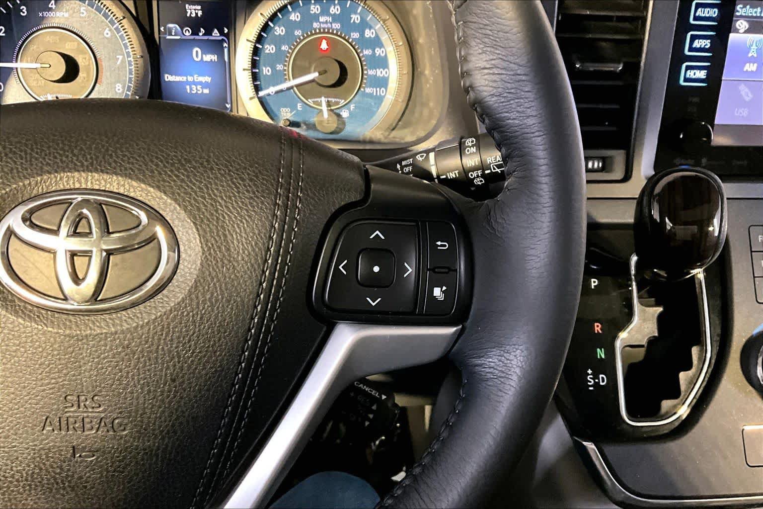 Used 2017 Toyota Sienna XLE w/ XLE Navigation Package AWD/4WD image 25