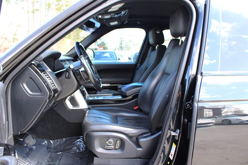 Used 2017 Land Rover Range Rover HSE image 15