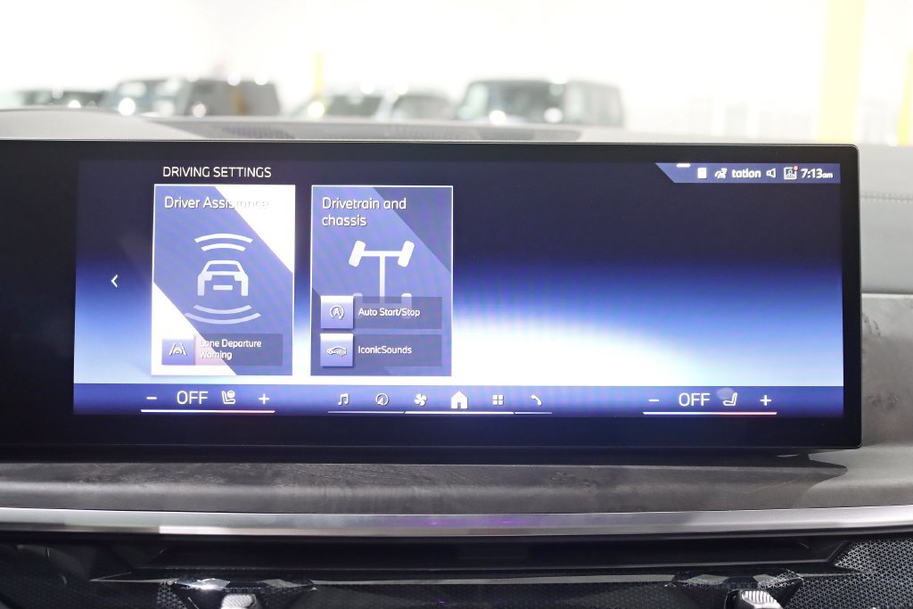 Used 2026 BMW X7 xDrive40i w/ M Sport Package AWD/4WD image 22