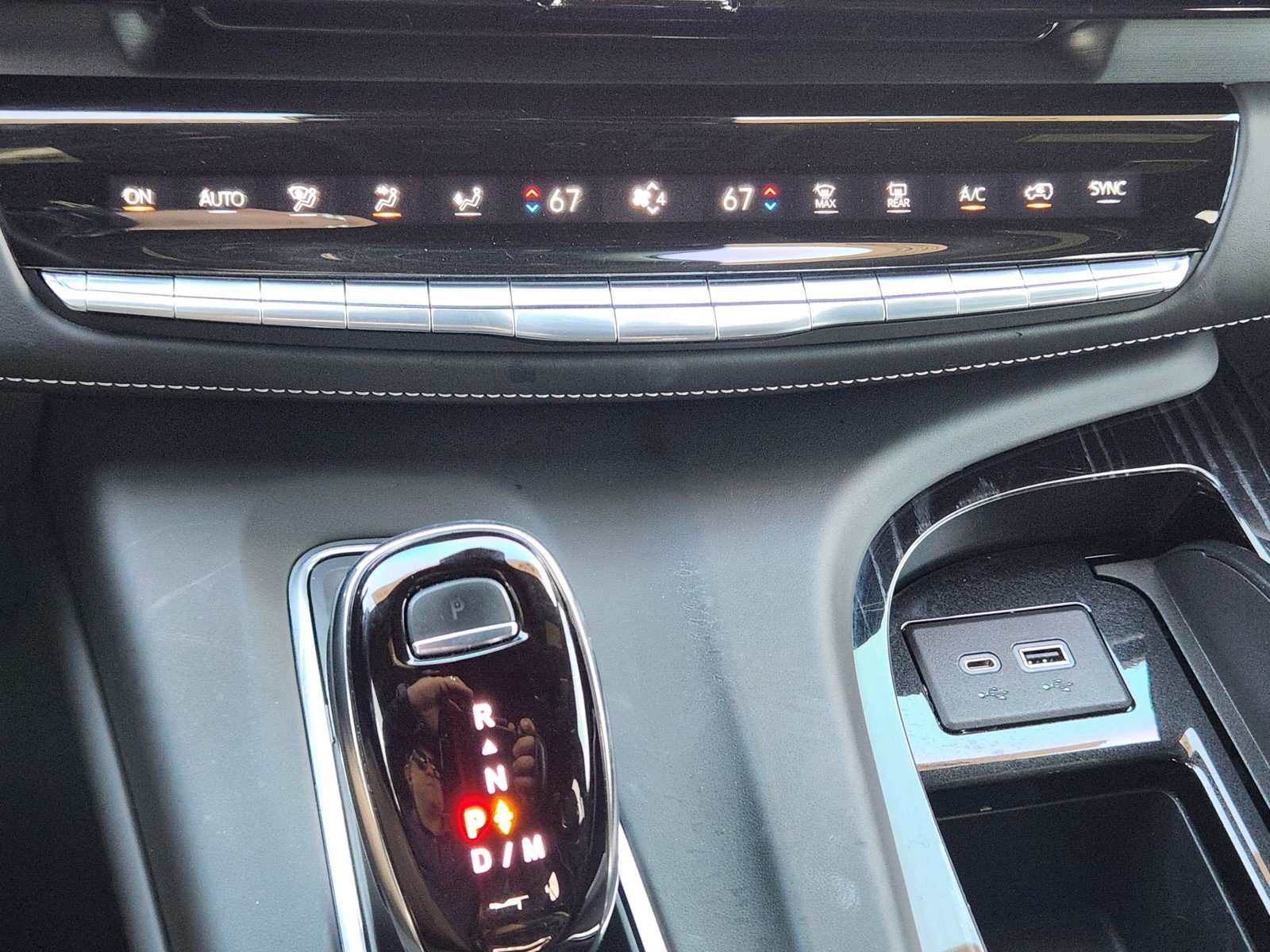 Certified 2023 Cadillac Escalade ESV V AWD/4WD image 17