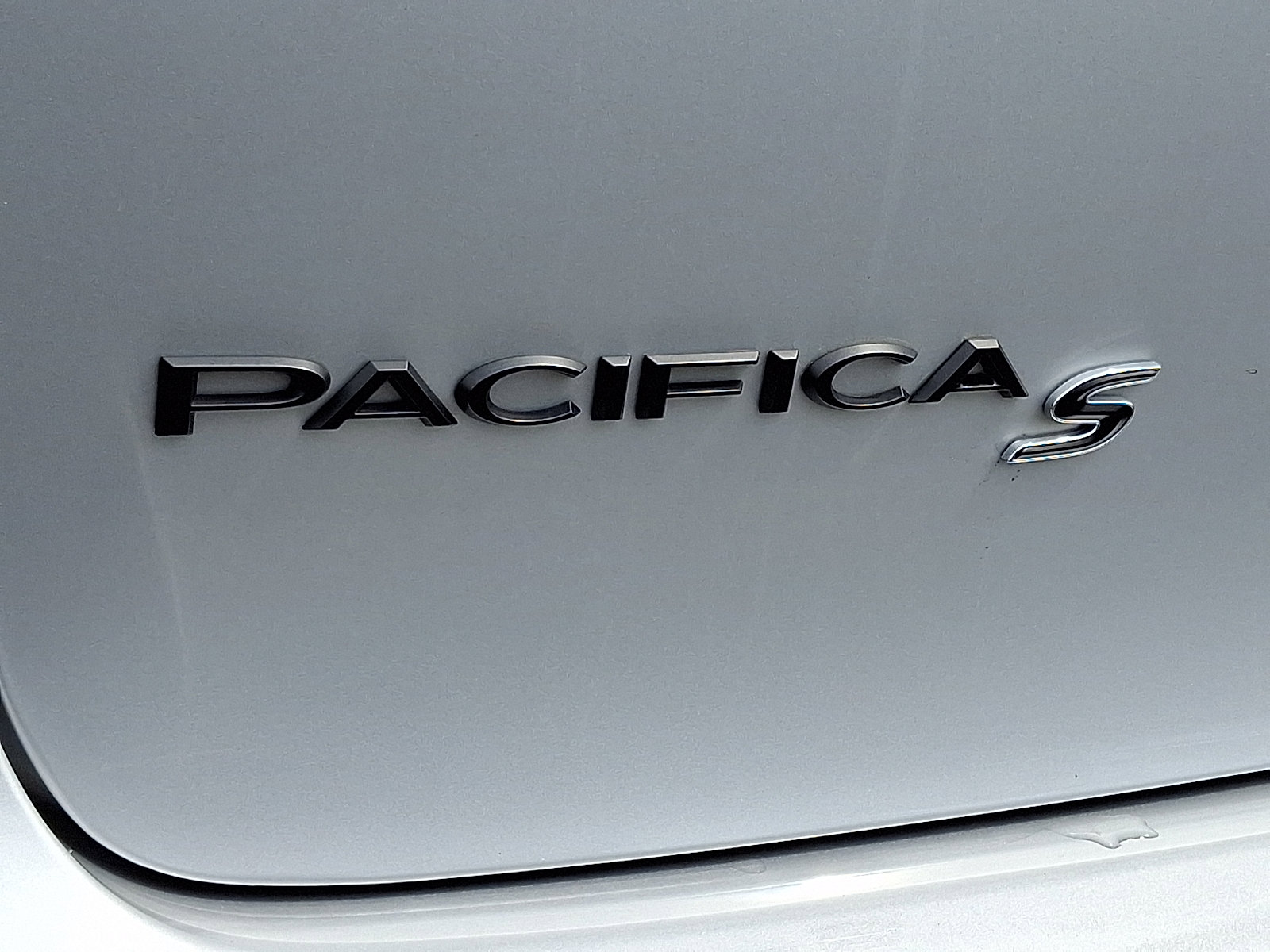 Certified 2024 Chrysler Pacifica Limited w/ S Appearance Package image 30
