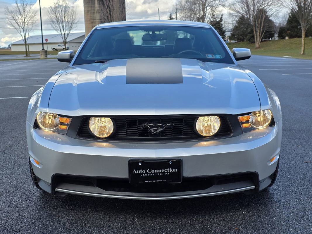 Used 2010 Ford Mustang GT Premium image 2