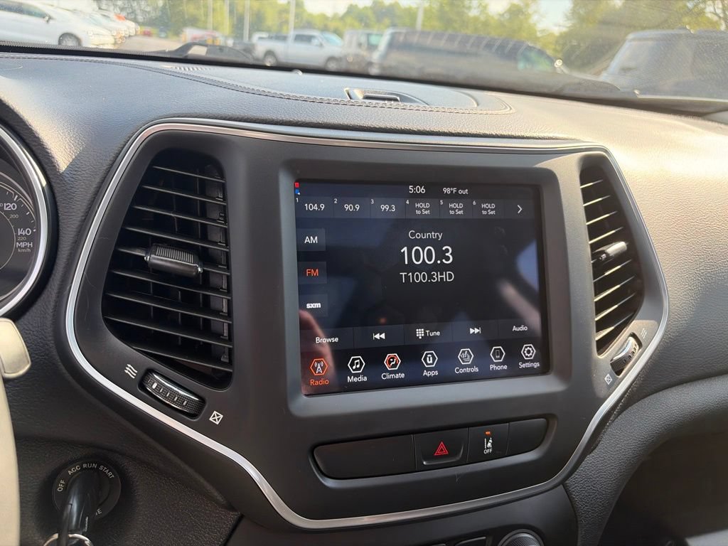 Certified 2022 Jeep Cherokee Latitude w/ Sun & Sound Group AWD/4WD image 38