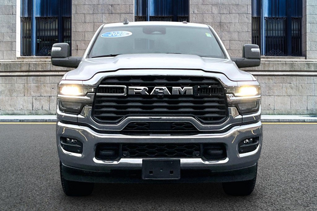 Used 2025 RAM 2500 Big Horn AWD/4WD image 3