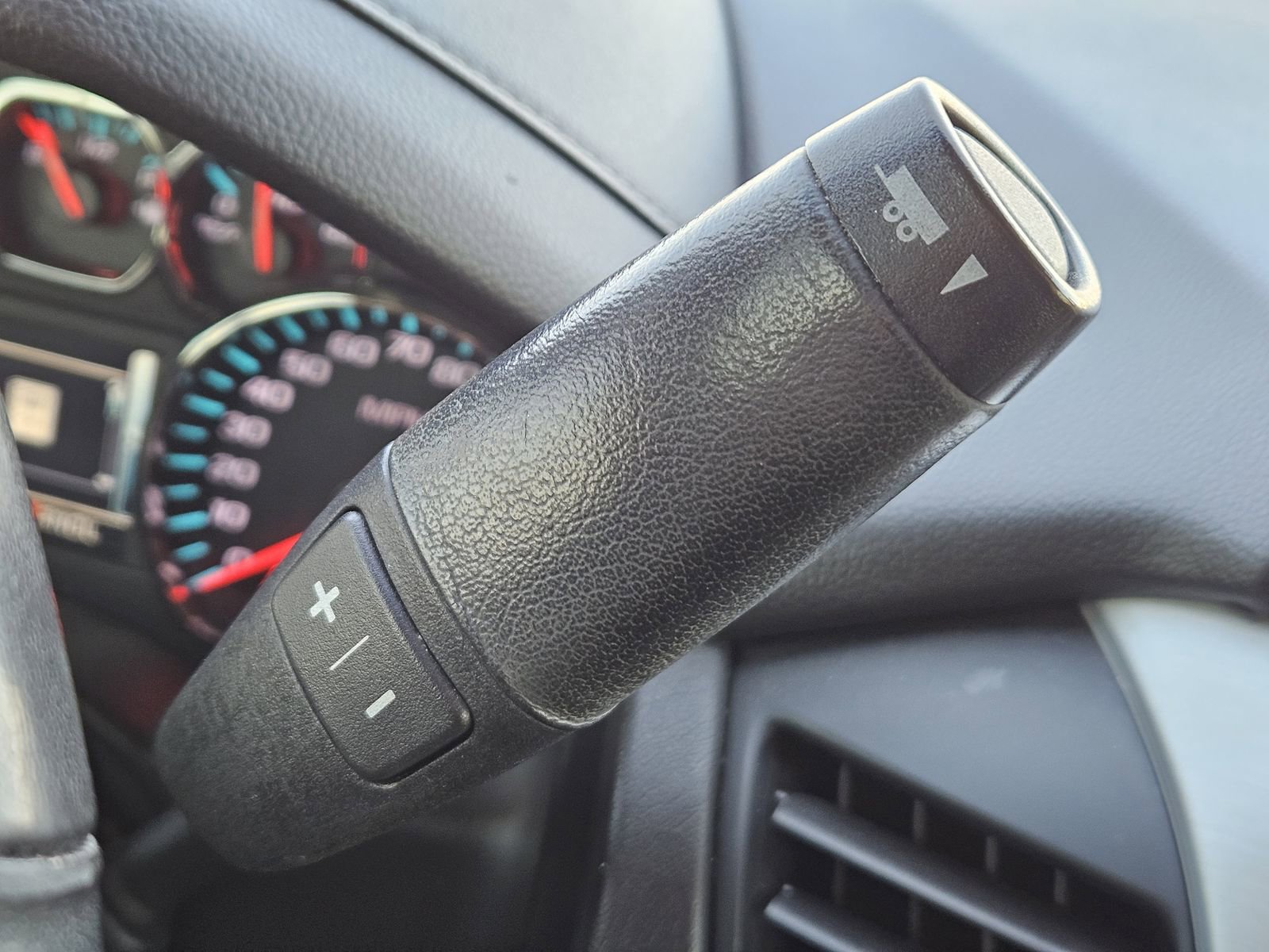 Used 2020 GMC Yukon SLT w/ Premium Edition image 27