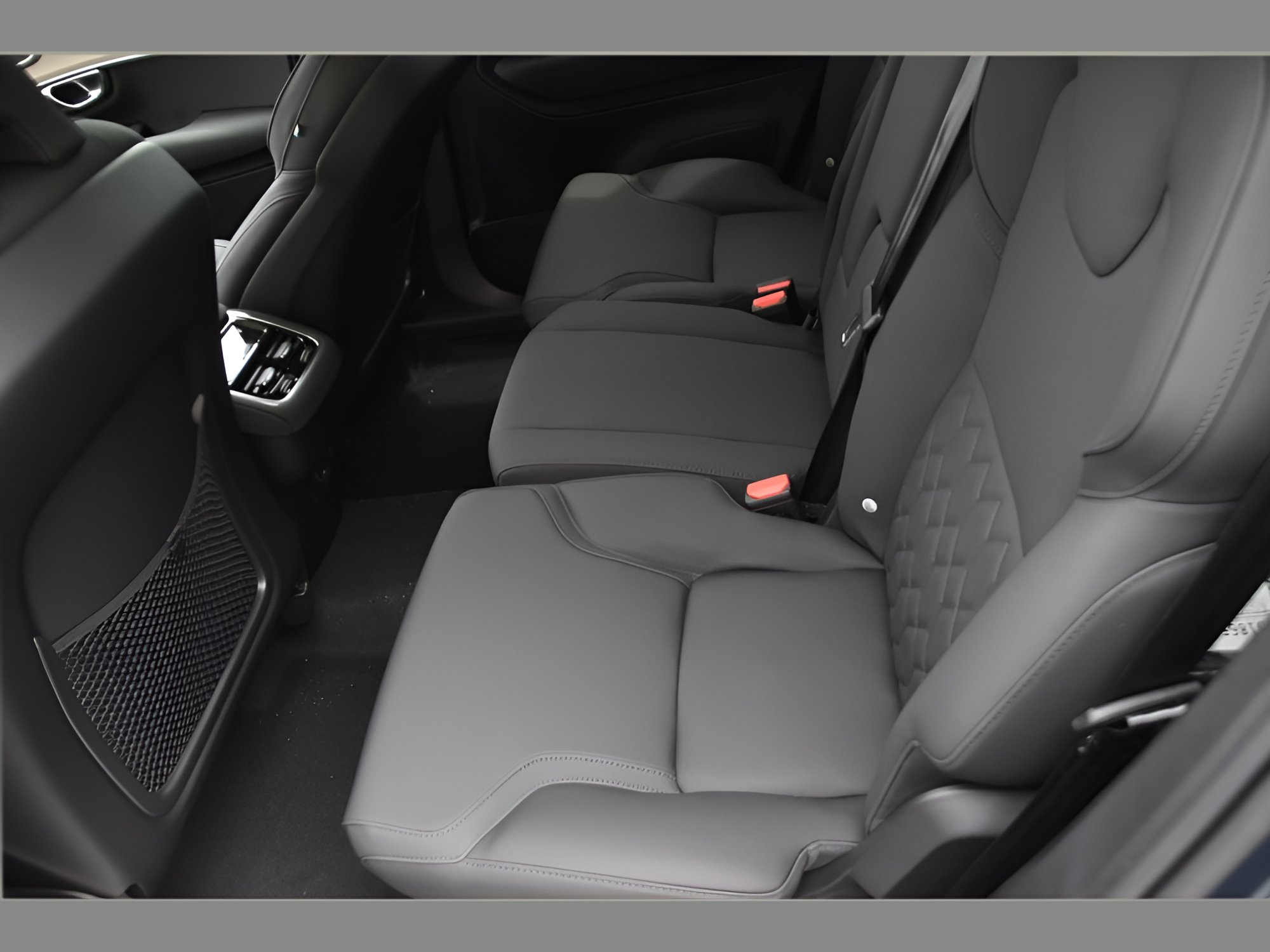 Used 2026 Volvo XC90 B5 Core w/ Protection Package Premier AWD/4WD image 15