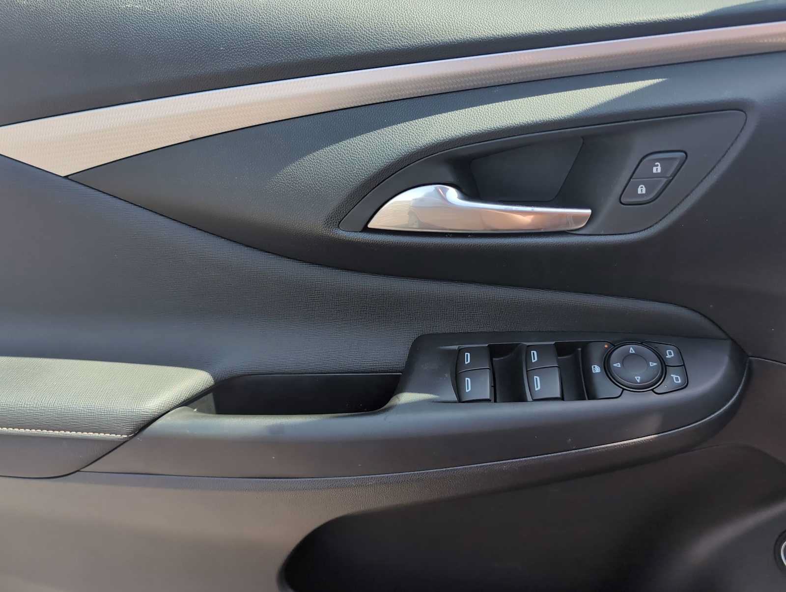 Used 2024 Buick Envista Sport Touring FWD image 23