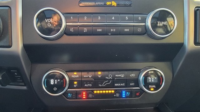 Used 2019 Ford Expedition Platinum image 30