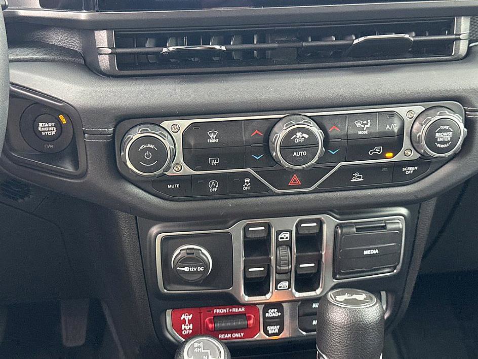 Used 2025 Jeep Wrangler Unlimited Rubicon image 13